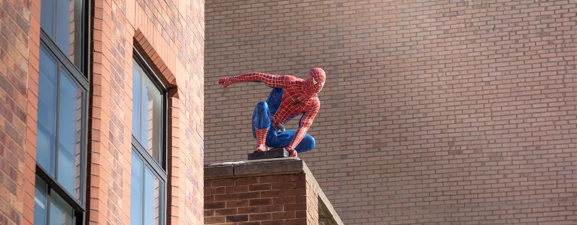 Örümcek-Adam: Yepyeni Bir Gün Konusu, Oyuncuları, Yayın Tarihi